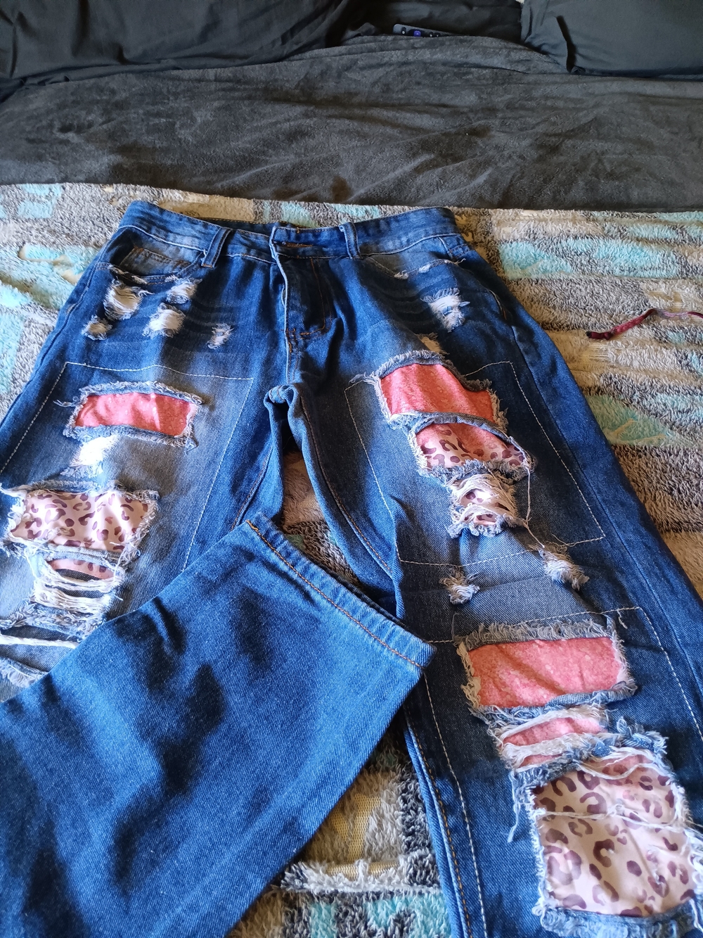 & Other Stories Distressed Dark Blue Jeans with Pink Patch Details